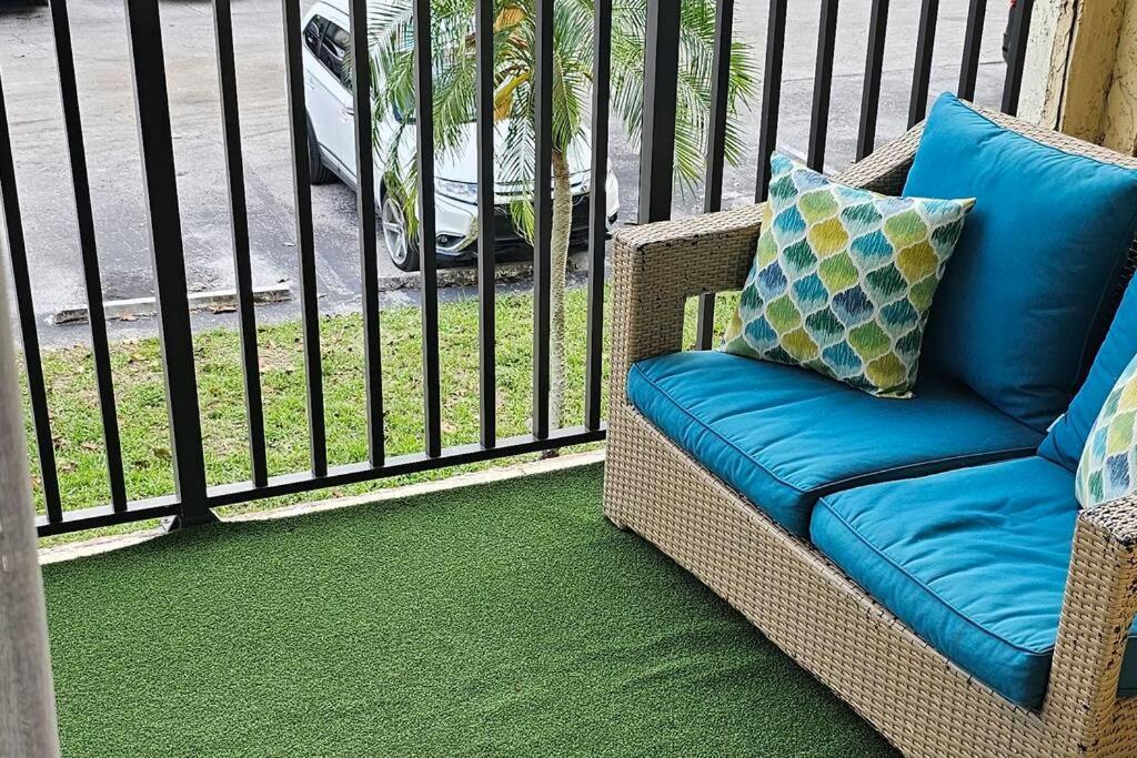 Fully Furnished, Beautiful, Spacious Two Bedroom Condo Lauderhill Exterior foto